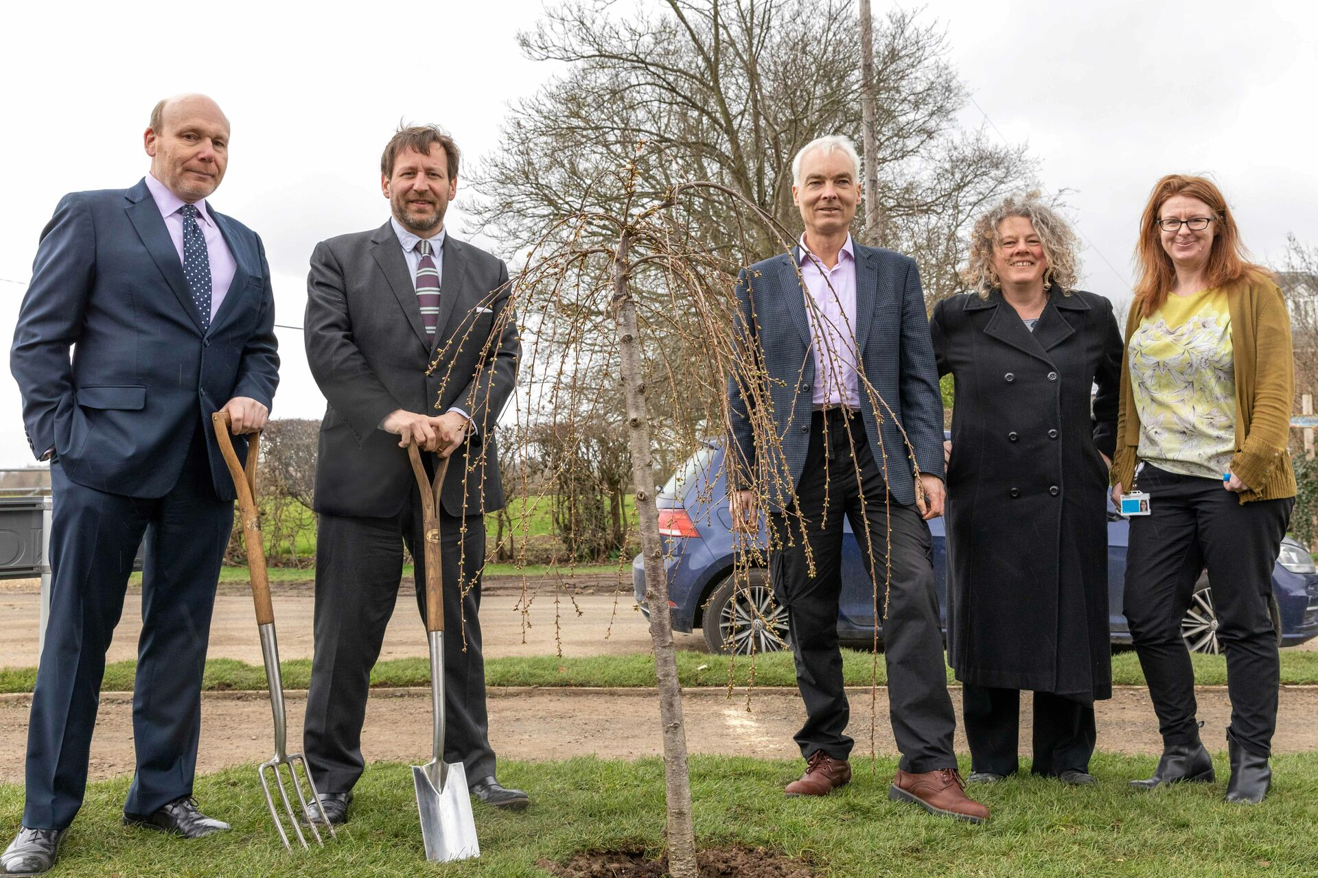 Ed Vaizey MP plants tree at Kings Farm Close Longcot 8 March 2019