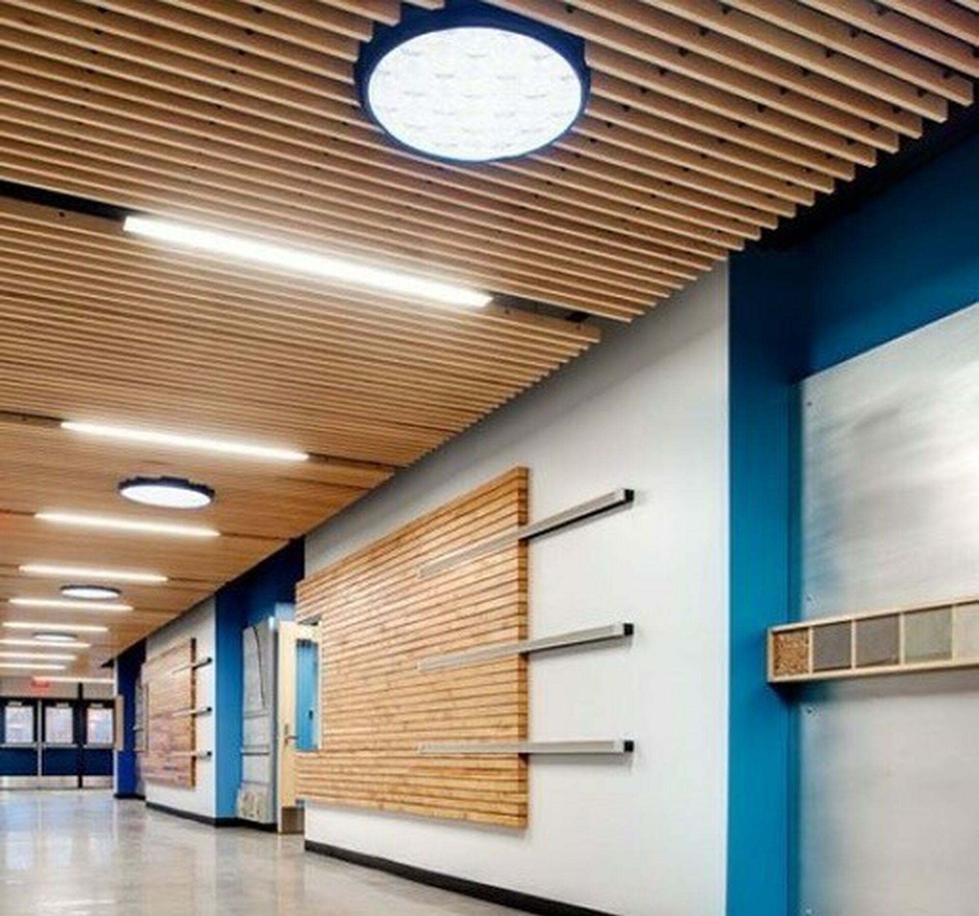 Fusion Spaces Natural light in corridor