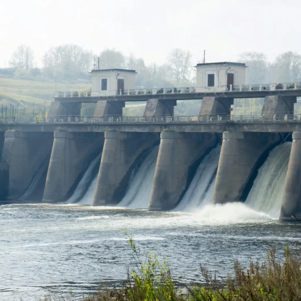 An image of a water dam